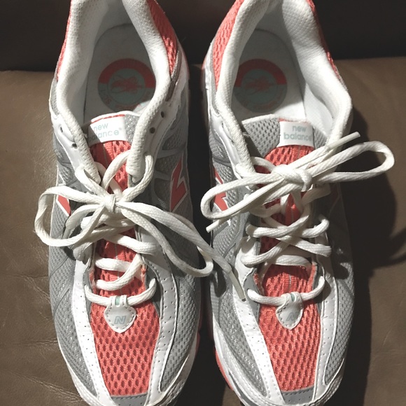 New Balance -Used -Very Good - Picture 2 of 3